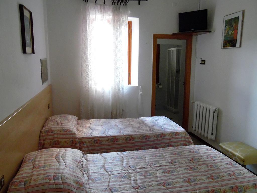 Albergo Ristorante La Torretta Castiglione dei Pepoli Room photo